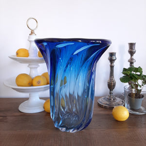 Vase "Vatel" Val Saint Lambert. cristal bleu, 28cm